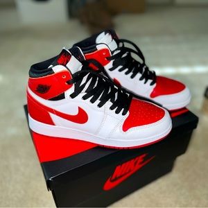 Air Jordan retro high Og Gs Size 6 /5 Y (boys)